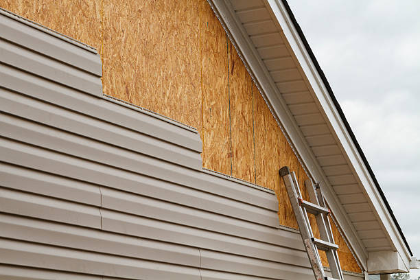 Professional Vinyl Siding technician working in Imperial, PA